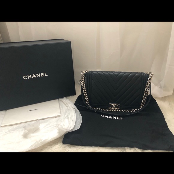 Chanel Le Boy 🖤🖤🖤 - Picture 2 of 2